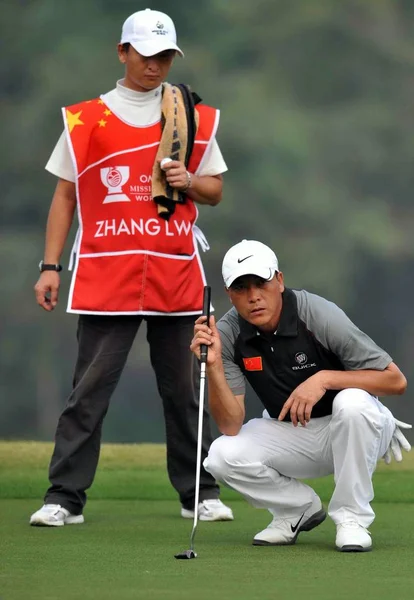 Zhang Lianwei Team China Looks Ball Second Omega Mission Hills — Stock Photo, Image