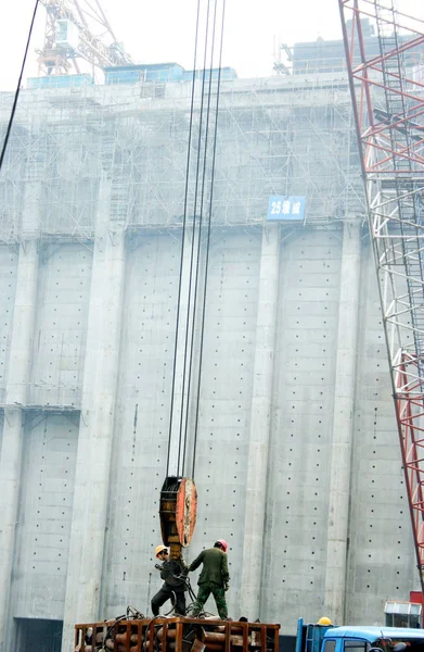 Китайські Будівельні Працівники Будівельному Майданчику Правого Берега Трьох Ущелини Греблі — стокове фото