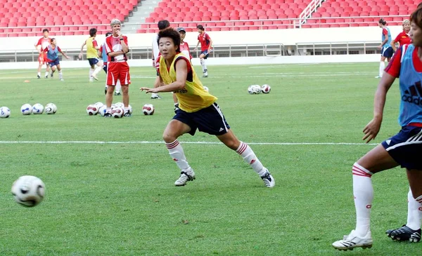 Jogadoras Seleção Chinesa Futebol Feminino Durante Uma Sessão Treinamento Para — Fotografia de Stock