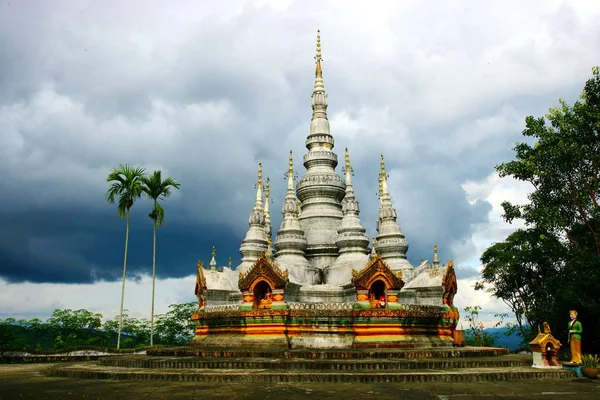 Uitzicht Manfeilong White Pagoda Jinghong Xishuangbanna Southwest Chinas Yunnan Province — Stockfoto