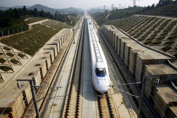 Crh Kínai Vasúti Nagysebességű Vonat Fut Wuhan Guangzhou Nagysebességű Vasútvonal — Stock Fotó