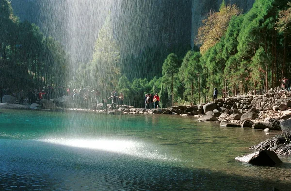 Touristen Betrachten Einen Wasserfall Yandang Gebirge Der Stadt Wenzhou Der — Stockfoto