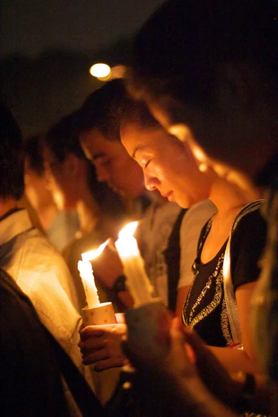 Local Chinese Citizens Light Candles Mourn Victims Who Died Massive — Stock Photo, Image