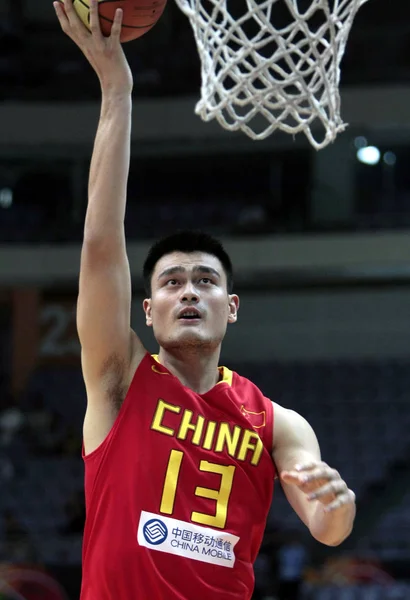 Chinas Yao Ming Durante Calentamiento Previo Partido Baloncesto Contra Australia —  Fotos de Stock