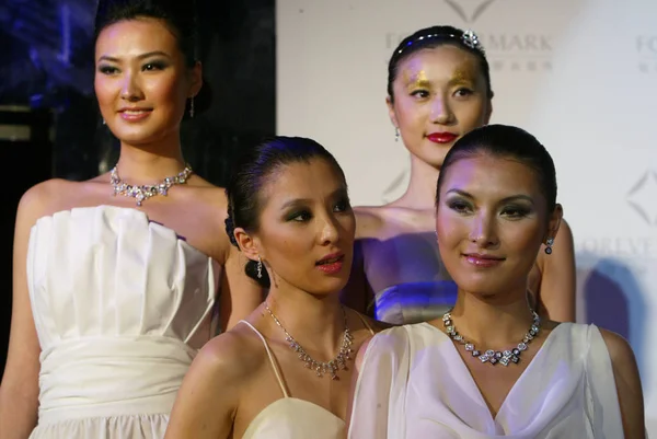 Modelleri Mücevherleri Tdc Sonsuza Kadar Mark Gösterisi Sırasında Shanghai Ocak — Stok fotoğraf