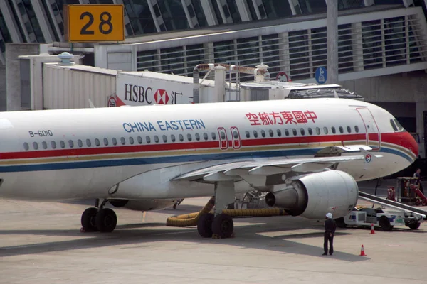 Вид Самолета China Eastern Международном Аэропорту Пудун Шанхае Апреля 2008 — стоковое фото