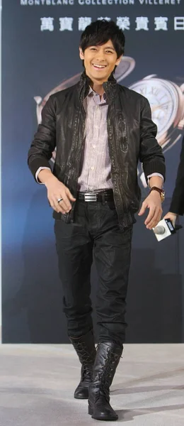 Piosenkarka Aktor Racer Jimmy Lin Paraduje Montblanc Zegarki Pokaz Mody — Zdjęcie stockowe