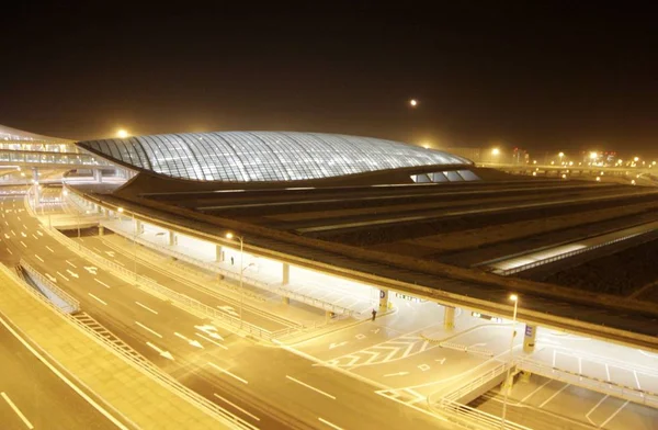 Pekin Deki Pekin Başkent Uluslararası Havaalanı Terminal Gece Görünümü Şubat — Stok fotoğraf