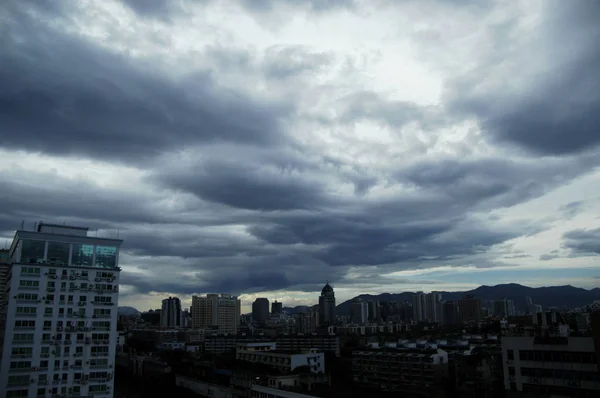 2007年8月7日 中国东南部福建省福州市上空云彩密布 — 图库照片