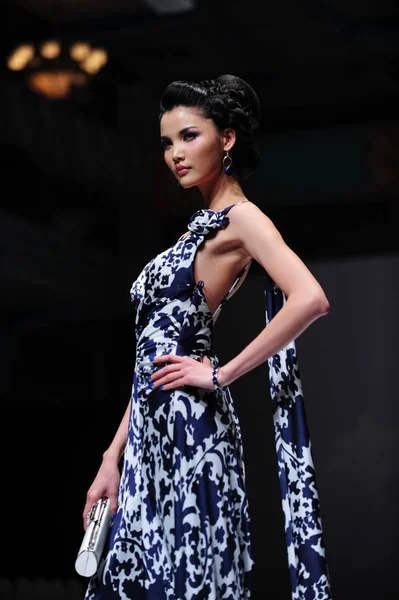 2009 베이징 2009 아사히 2010 패션쇼에서 퍼레이드 — 스톡 사진