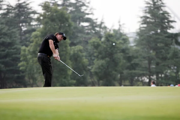 Phil Mickelson Dos Estados Unidos Joga Tiro Durante Rodada Final — Fotografia de Stock