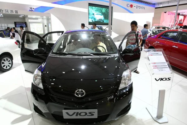 Vista Coche Toyota Vios Exhibición Durante Una Exposición Automóviles Shanghái —  Fotos de Stock