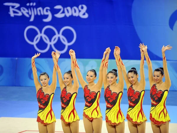 Medalhistas Prata Chineses Celebram Durante Cerimônia Premiação Grupo Final Ginástica — Fotografia de Stock