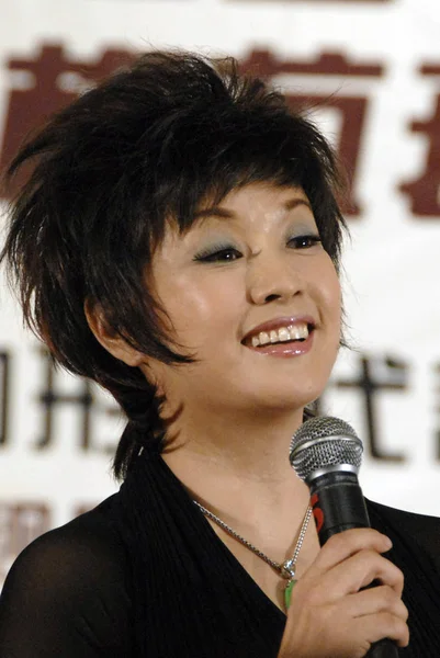 中国の女優 劉暁青が広州 南中国広東省 2008 日のイベント中にポーズします — ストック写真