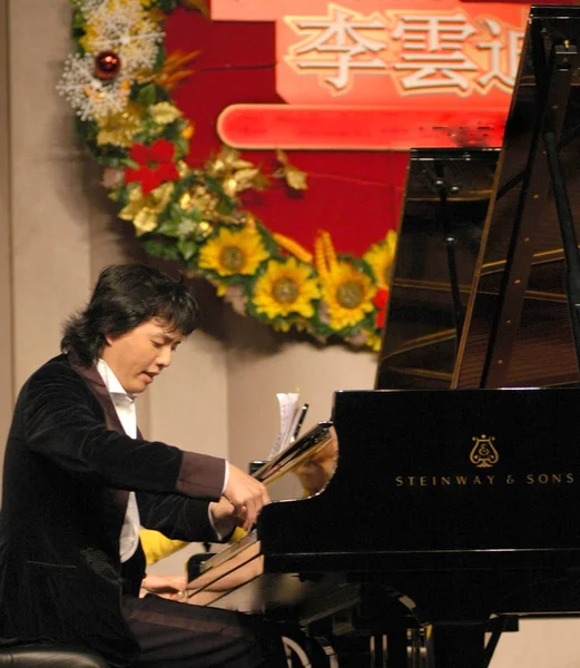 Čínský Pianista Yundi Provádí Koncertě Shenyang City Severovýchodní Čína Fosíliemi — Stock fotografie