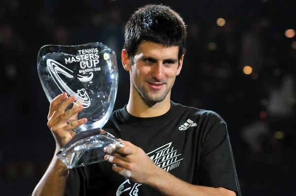 Novak Djokovic Serbie Tient Son Trophée Champion Après Avoir Battu — Photo