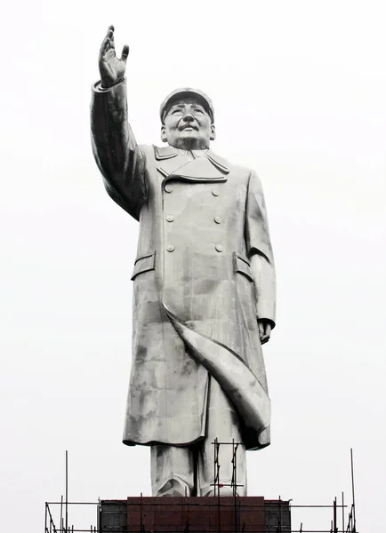 Visa Mätare Tall Rostfritt Stål Staty Mao Zedong Chongqing Medical — Stockfoto