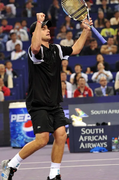 Andy Roddick Aus Den Vereinigten Staaten Feiert Nachdem Fernando Gonzalez — Stockfoto