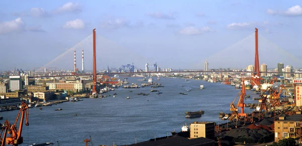 Міст Янпу Можна Побачити Над Річкою Хуанпу Шанхаї — стокове фото