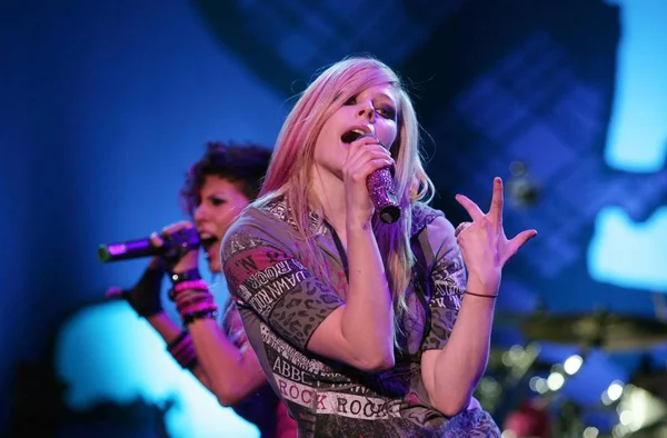 Canadian Singer Avril Lavigne Performs Solo Concert Her Tour Best — Stock Photo, Image