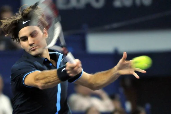 Roger Federer Švýcarska Soutěží Proti Gilles Simon Francie Zápase Dvouhry — Stock fotografie