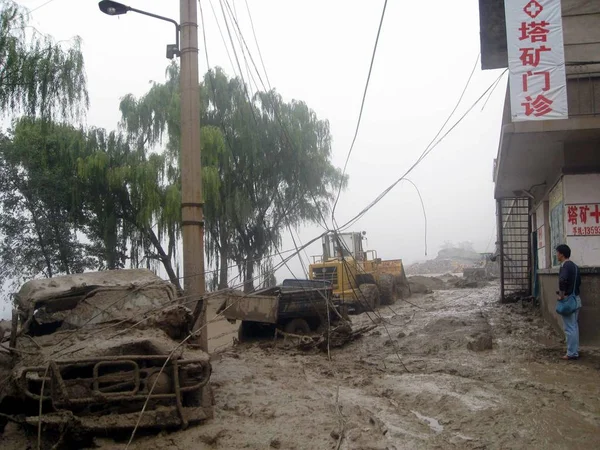 Tekintettel Sáros Jeep Után Földcsuszamlás Megüt Tashan Bánya Taosi Megyében — Stock Fotó