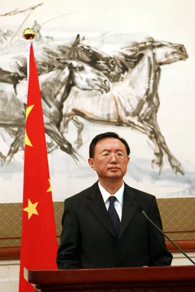 2007 프랑스 장관은 버나드 Kouchner는 Diaoyutai 베이징에서 영빈관에서과 Jiechi — 스톡 사진