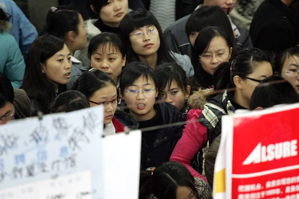 Crowds Graduates Seek Employments Job Fair Weifang City East Chinas — Stock Photo, Image