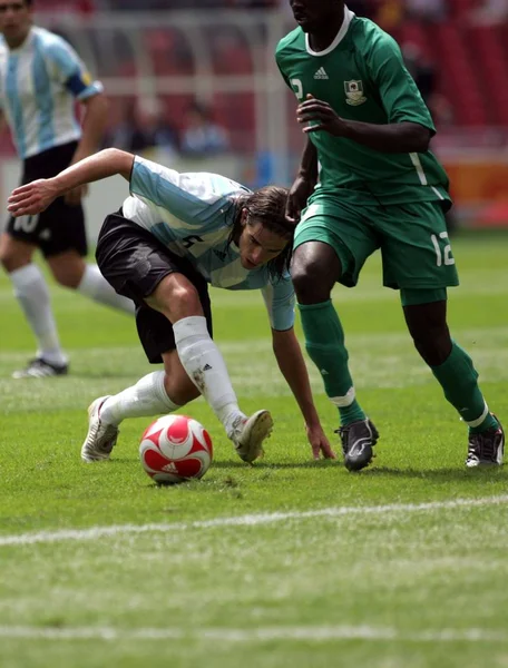 Fernando Gago Argentiny Soutěží Ebenezem Ajilorem Nigérií Během Finále Pekingského — Stock fotografie