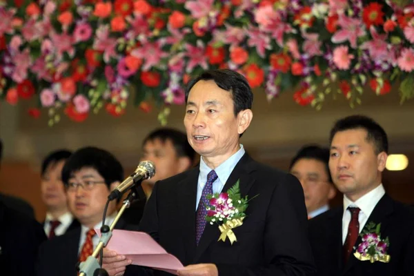 Jiang Jiemin Chairman Petrochina Company Limited Speaks Ceremony Listing Petrochina — Stock Photo, Image