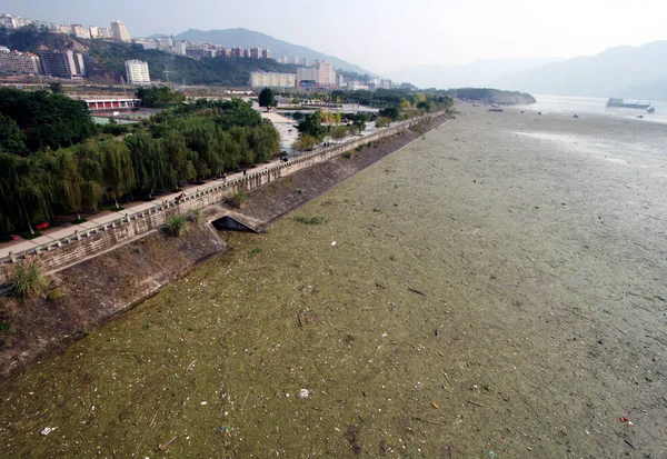 Contaminantes Flotantes Ven Río Yangtze Condado Yunyang Chongqing Noviembre 2008 —  Fotos de Stock