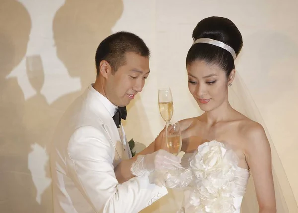Kelly Chen 2008 홍콩에서 그들의 결혼식 그녀의 알렉스 라우와 홍콩이 — 스톡 사진