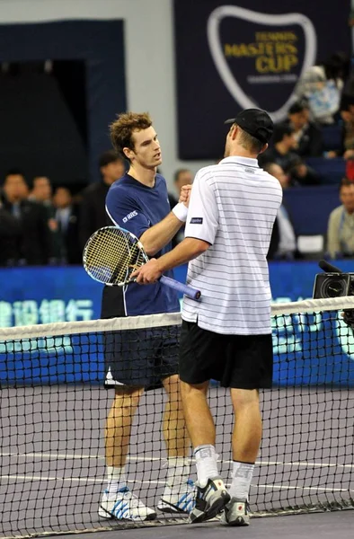 Andy Murray Της Μεγάλης Βρετανίας Αριστερά Χειραψία Τον Andy Roddick — Φωτογραφία Αρχείου