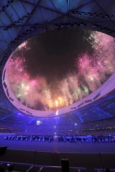 Artificii Explodează Timp Dansatorii Cântă Timpul Ceremoniei Închidere Jocurilor Paralimpice — Fotografie, imagine de stoc