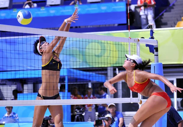 Chinas Xue Chen Spacca Palla Contro Chinas Wang Jie Durante — Foto Stock