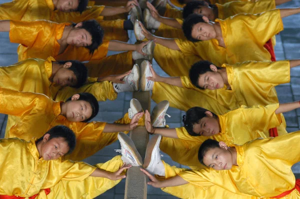 Chinesische Studenten Praktizieren Wushu Kampfkunst Einer Kampfkunstschule Nanjing Provinz Jiangsu — Stockfoto