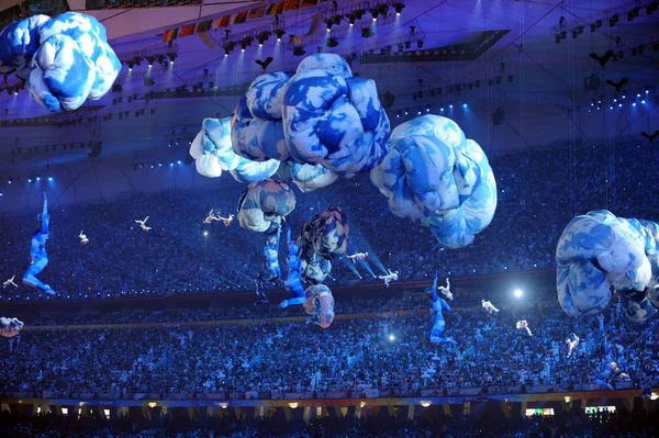 Divertizorii Sunt Suspendaţi Aer Timpul Ceremoniei Închidere Jocurilor Paralimpice Beijing — Fotografie, imagine de stoc