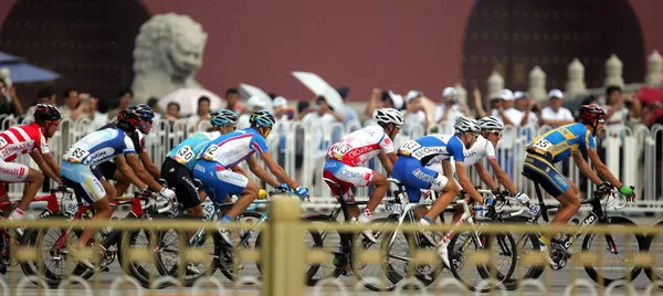 Los Competidores Viajan Través Plaza Tiananmen Durante Ciclismo Mens Road — Foto de Stock