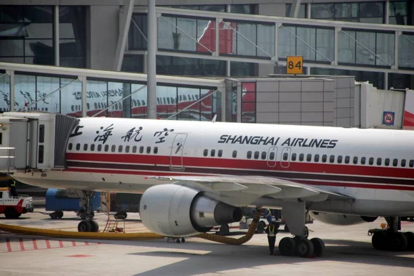 View Plane Shanghai Airlines Pudong International Airport Shanghai April 2008 — Stock Fotó