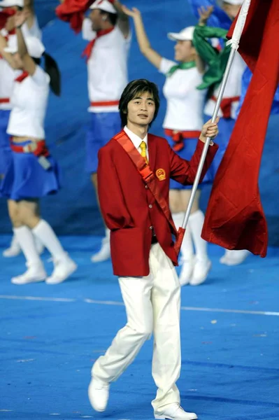 Portador Bandera China Wang Xiaofu Desfila Durante Ceremonia Apertura Los — Foto de Stock