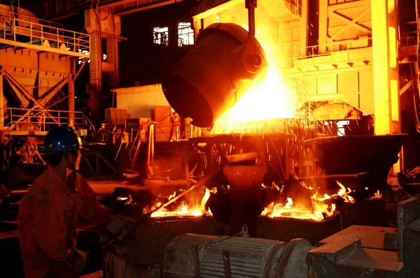 Operaio Cinese Produce Acciaio Impianto Siderurgico Del Dongbei Special Steel — Foto Stock