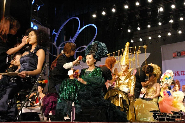 Designers Perform Make Models Competition 2004 3Rd China International Beauty — Stock Photo, Image