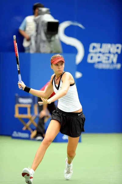 中国オープン 2008 年の女子シングルスのテニスの試合でアルゼンチンのヒセラ ドゥルコとスロバキアのダニエラハンチュコバ競う月曜日 2008 — ストック写真