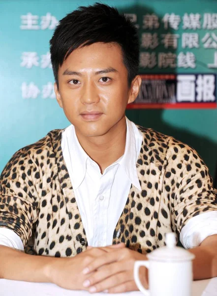 2008 日彼の新しい映画 愛の方程式と死 上海での記者会見で中国俳優ケ チャオ — ストック写真