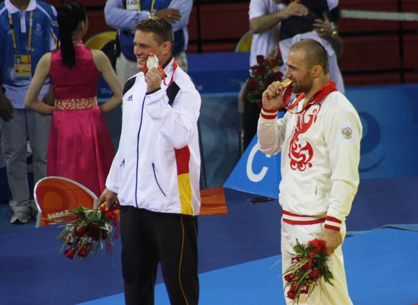 Złoty Medalista Aslanbek Khushtov Rosji Srebrny Medalista Mirko Englich Niemiec — Zdjęcie stockowe