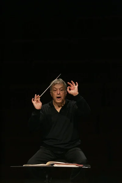 Leider Van Mehta Van Het Orkest Van Israël Philharmonic Repeteert — Stockfoto