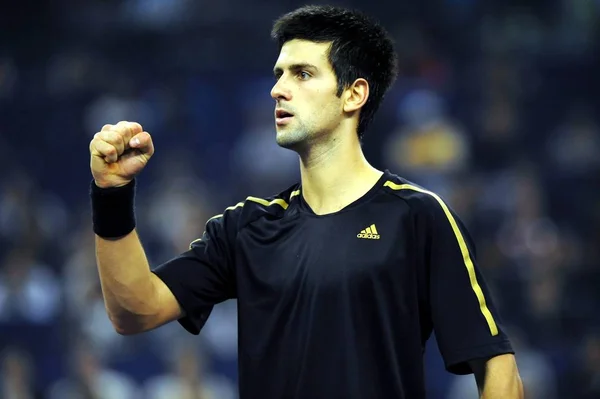 Novak Djokovic Szerb Ünnepli Miután Pontozási Nyikolaj Davigyenko Oroszország Ellen — Stock Fotó