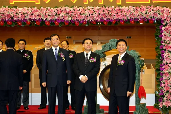 Гао Гофу Председатель China Pacific Insurance Group Фэн Гоцинь Вице — стоковое фото