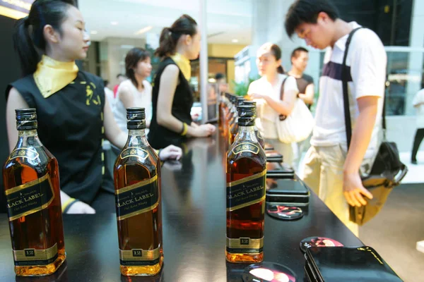 File View Stand Johnnie Walker Black Label Whisky Promotional Event — Stock Photo, Image