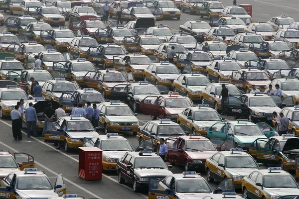 Utsikt Över Taxibilar Park Peking Juni 2008 — Stockfoto